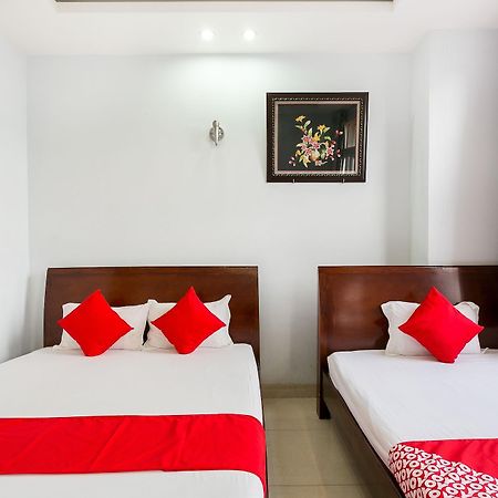 Oyo 130 Tuan Long Hotel Хошимин Екстериор снимка