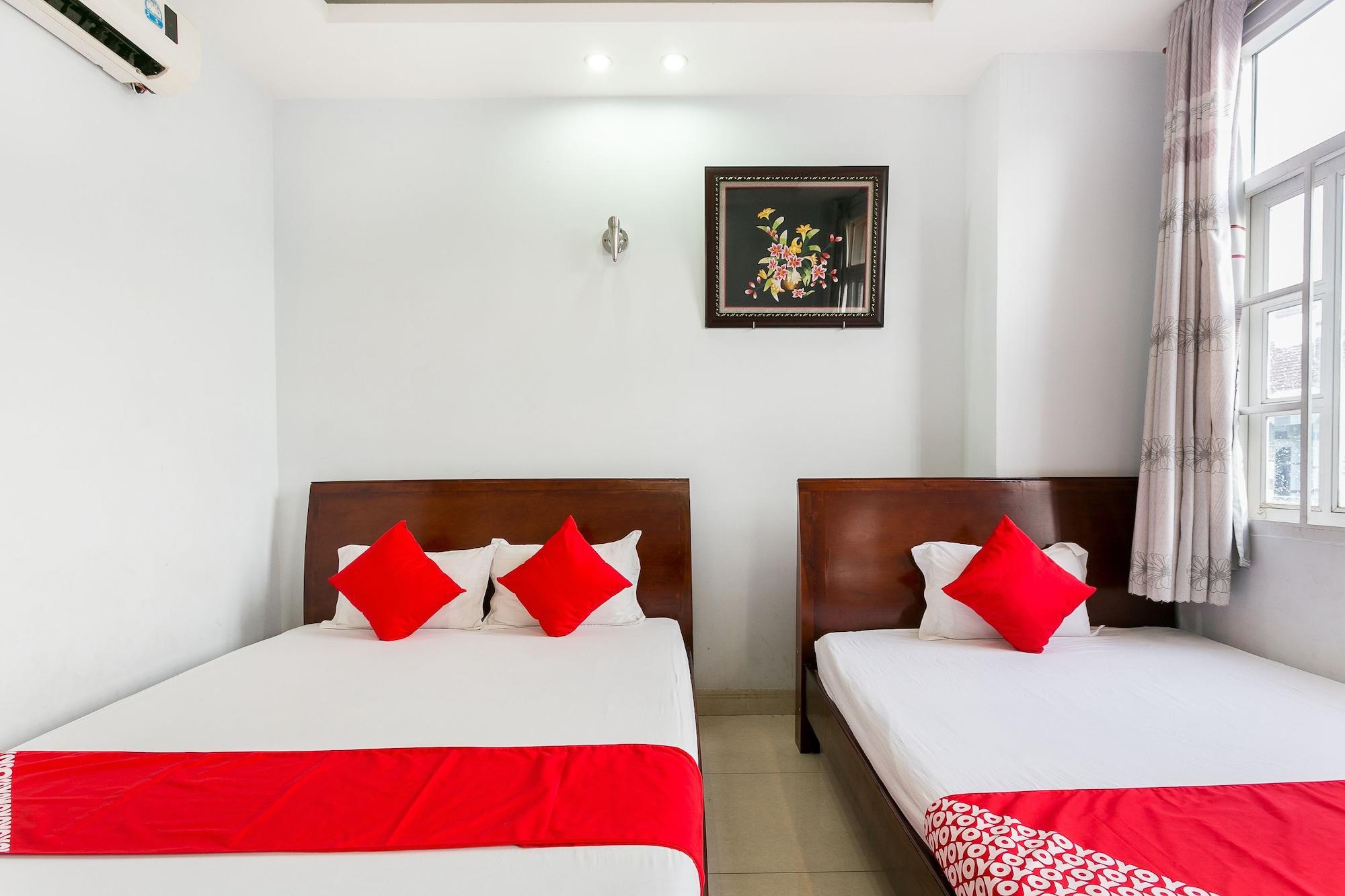 Oyo 130 Tuan Long Hotel Хошимин Екстериор снимка