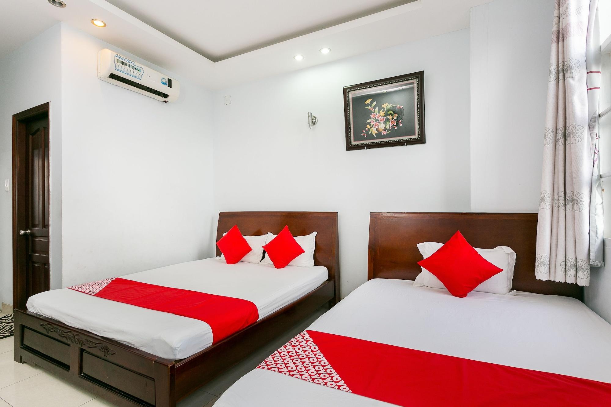 Oyo 130 Tuan Long Hotel Хошимин Екстериор снимка
