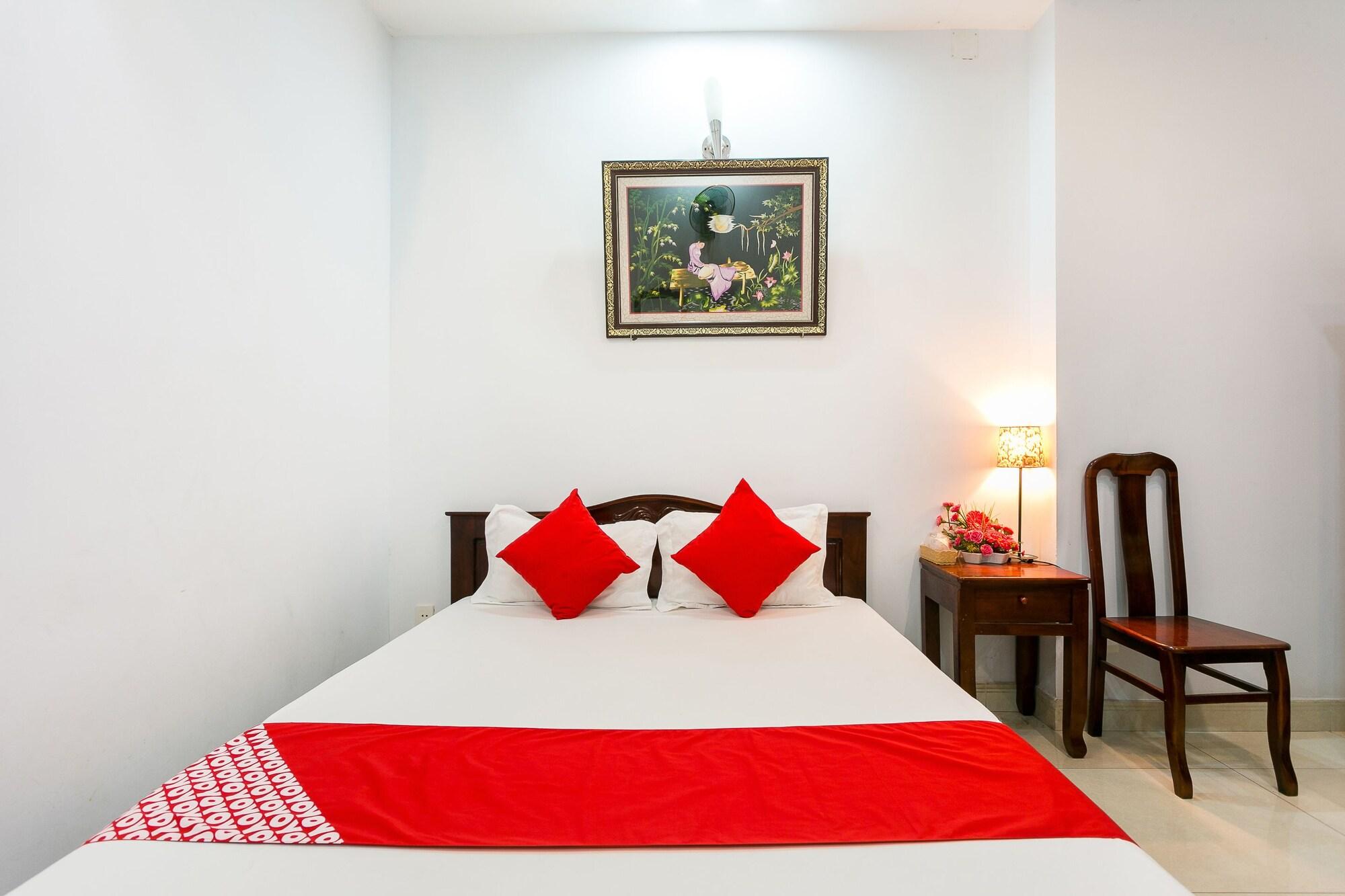 Oyo 130 Tuan Long Hotel Хошимин Екстериор снимка