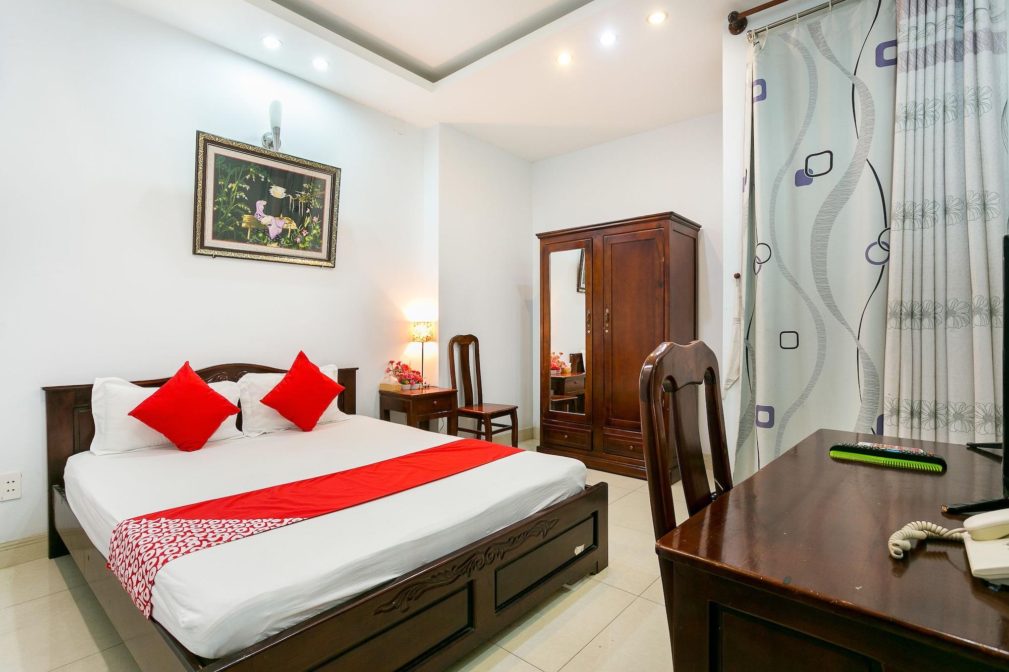 Oyo 130 Tuan Long Hotel Хошимин Екстериор снимка