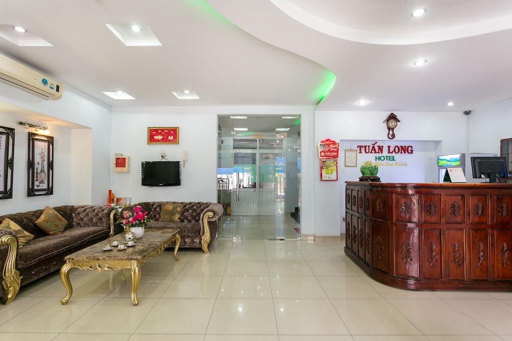 Oyo 130 Tuan Long Hotel Хошимин Екстериор снимка
