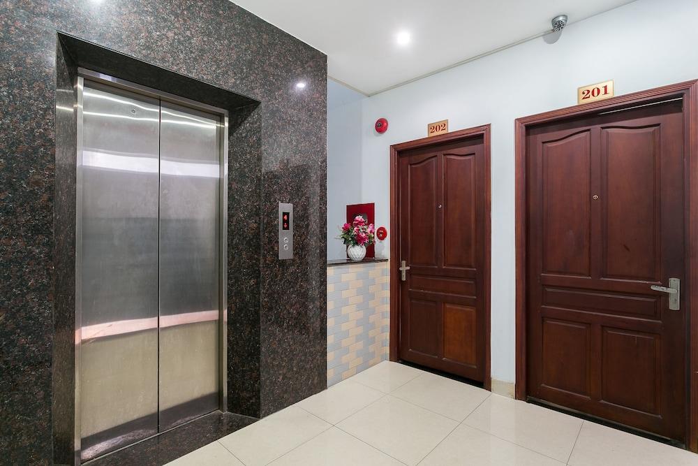 Oyo 130 Tuan Long Hotel Хошимин Екстериор снимка