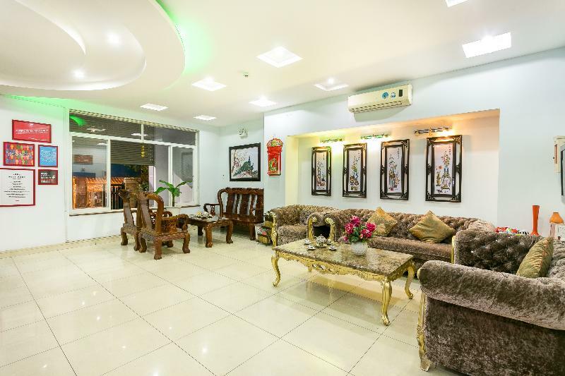 Oyo 130 Tuan Long Hotel Хошимин Екстериор снимка