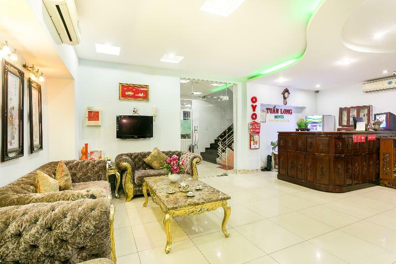 Oyo 130 Tuan Long Hotel Хошимин Екстериор снимка