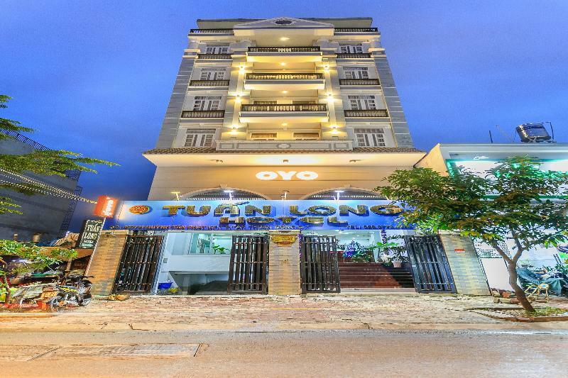 Oyo 130 Tuan Long Hotel Хошимин Екстериор снимка