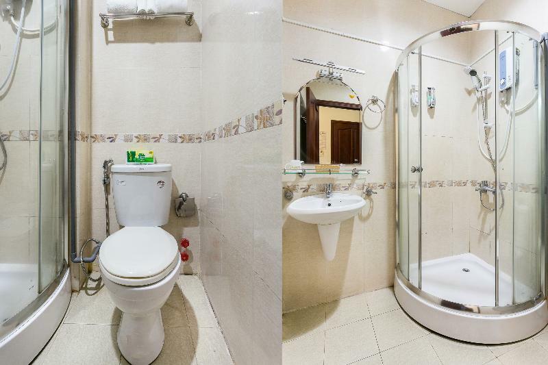 Oyo 130 Tuan Long Hotel Хошимин Екстериор снимка