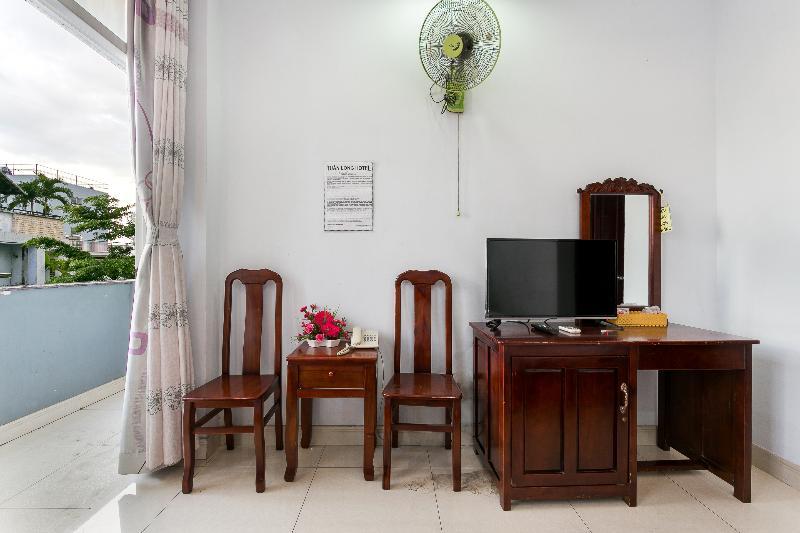 Oyo 130 Tuan Long Hotel Хошимин Екстериор снимка
