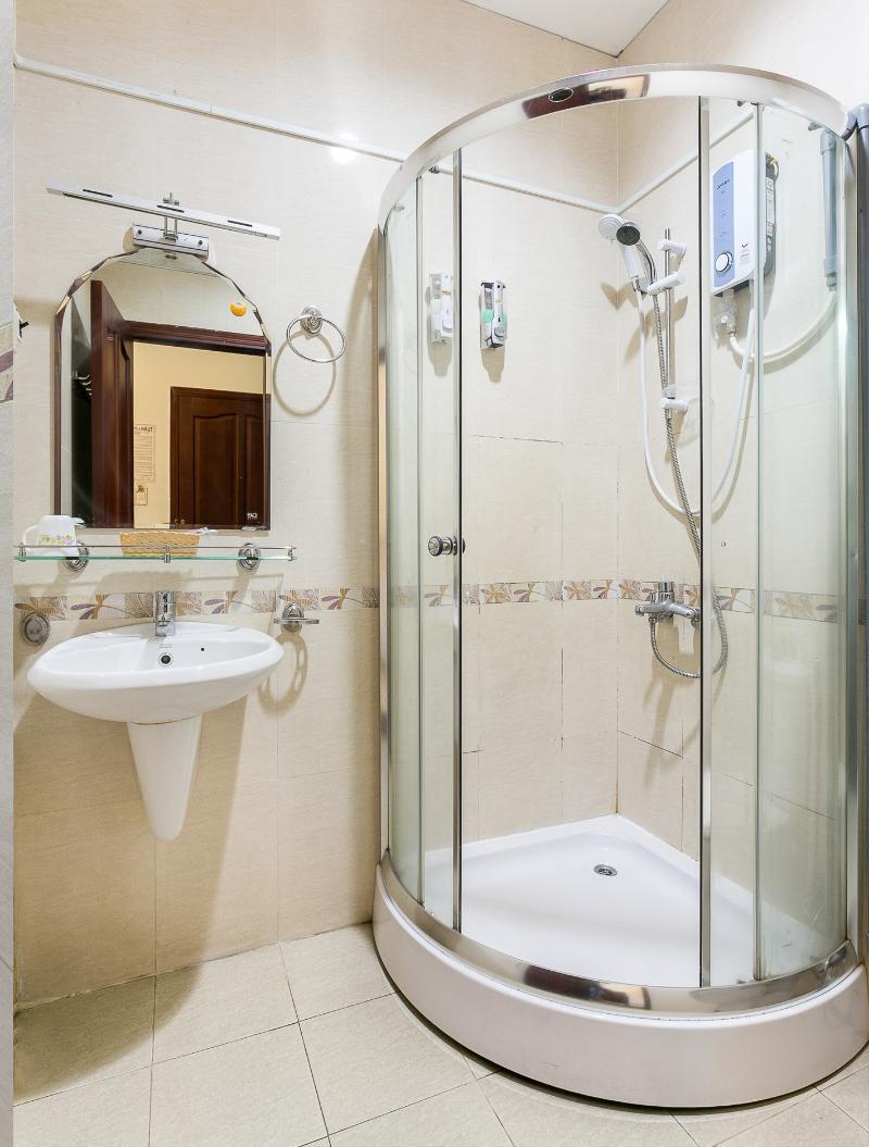 Oyo 130 Tuan Long Hotel Хошимин Екстериор снимка